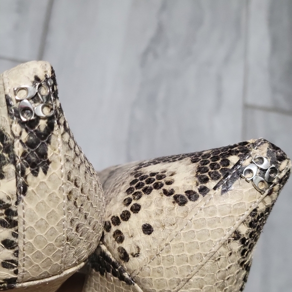 Coach Women's Coach New York High Heel Shoes Size 10 B - Picture 9 of 13